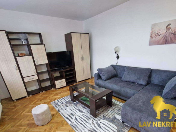 Stan Izdavanje Novi Sad  50 m2