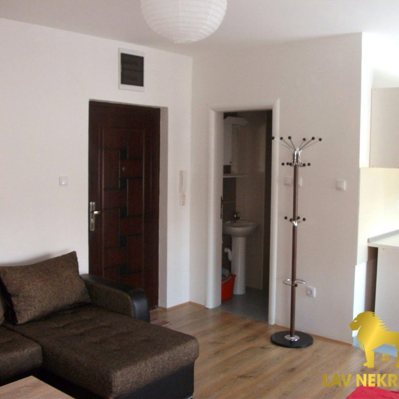 Stan Prodaja Novi Sad  25 m2