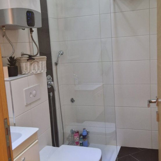 Trosoban stan za izdavanje, Centar, Novi Sad, 74m², 1.000 €/mes