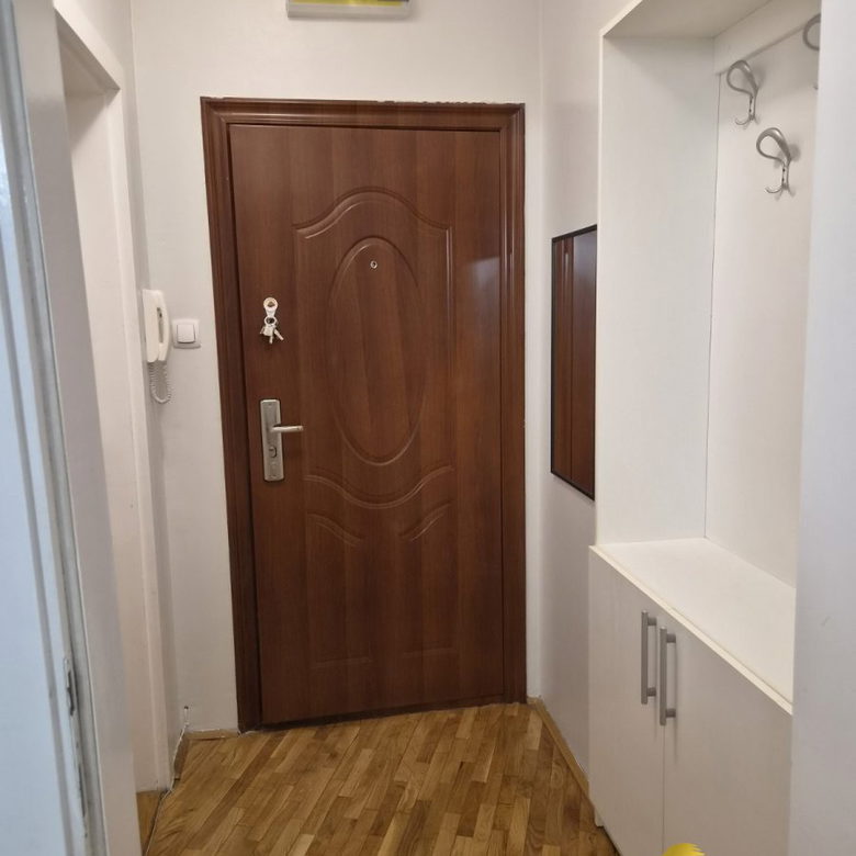 Stan Izdavanje Novi Sad  73 m2