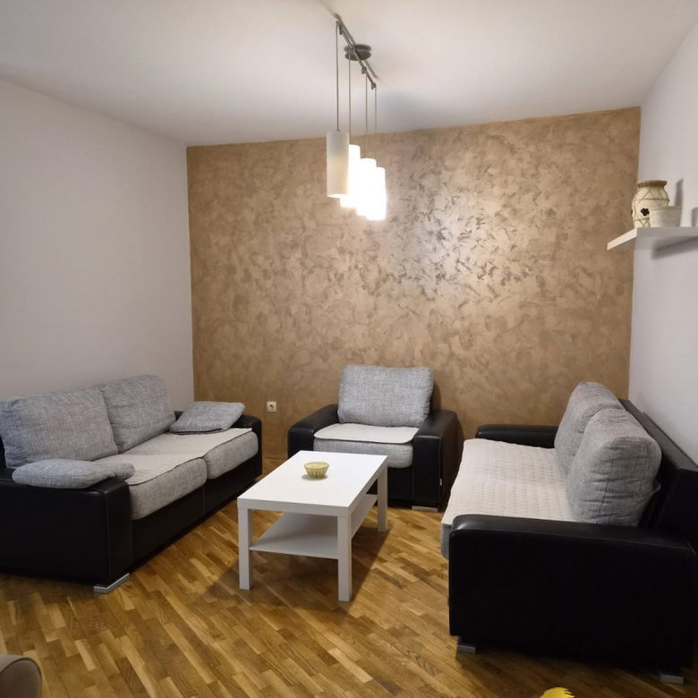 Stan Izdavanje Novi Sad  73 m2