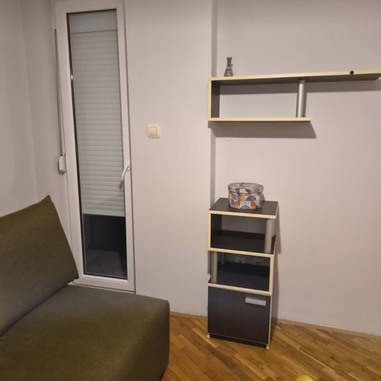 Trosoban stan za izdavanje, Salajka, Novi Sad, 73m², 750 €/mes