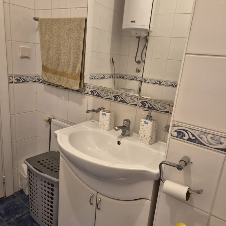 Trosoban stan za izdavanje, Salajka, Novi Sad, 73m², 750 €/mes