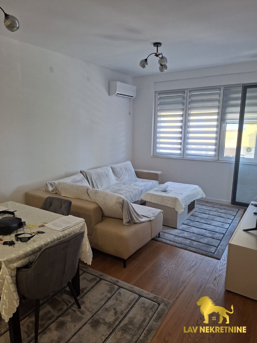 Stan Izdavanje Novi Sad  60 m2