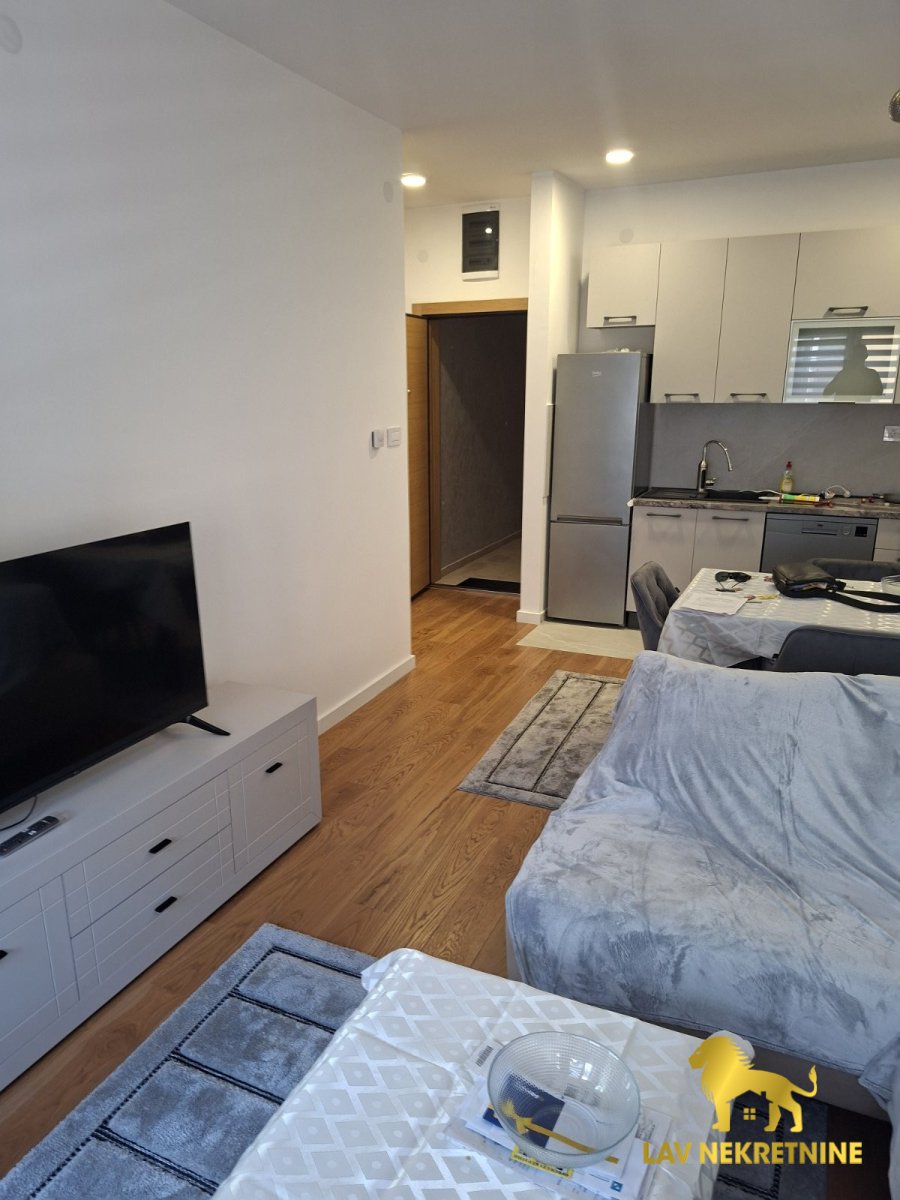 Stan Izdavanje Novi Sad  60 m2