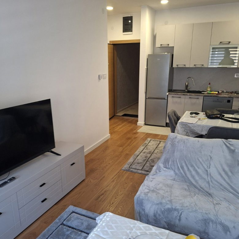Stan Izdavanje Novi Sad  60 m2