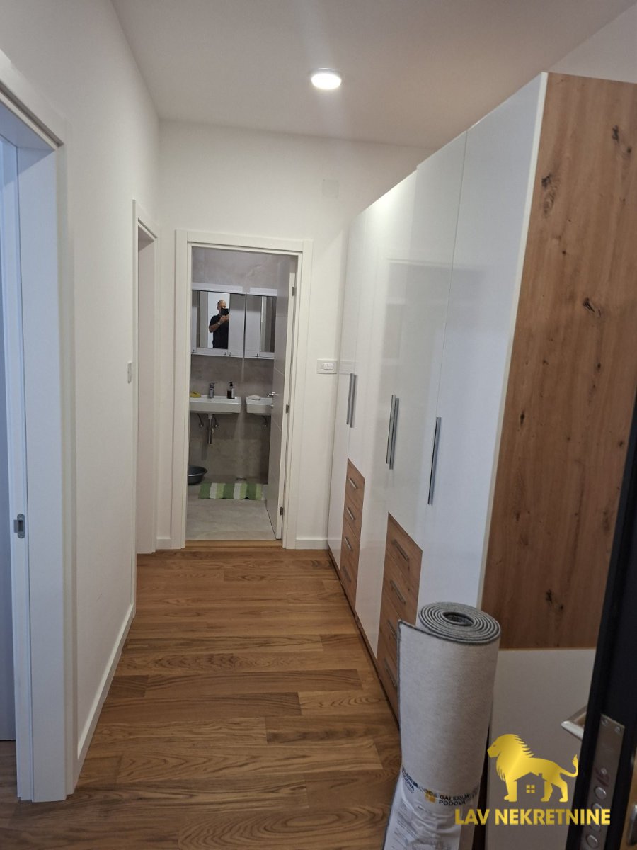 Stan Izdavanje Novi Sad  60 m2