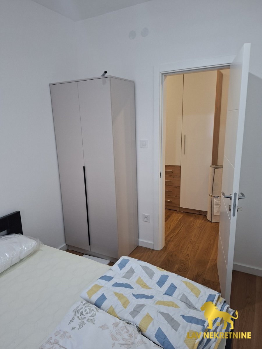 Stan Izdavanje Novi Sad  60 m2