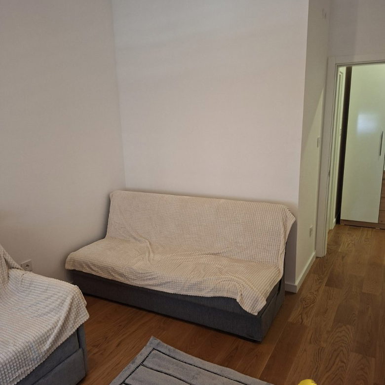 Stan Izdavanje Novi Sad  60 m2