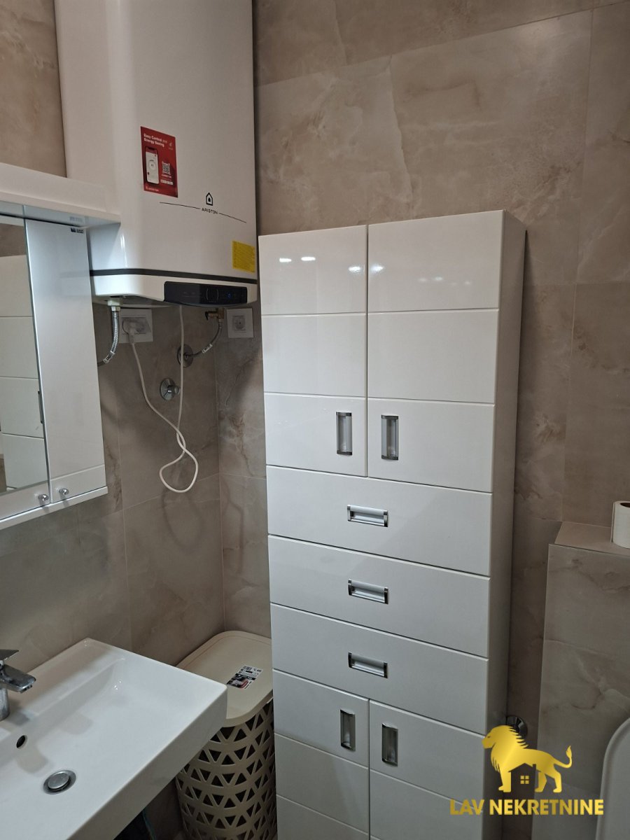 Dvoiposoban stan za izdavanje, Grbavica, Novi Sad, 60m², 850 €/mes