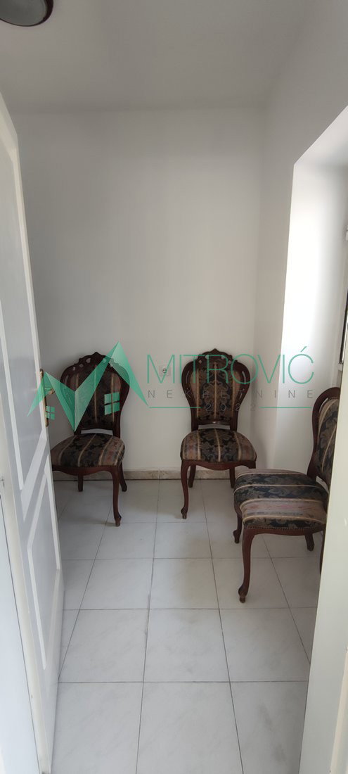 18 Lokal na prodaju, Nova Detelinara, Novi Sad, 300m², 3.500 €