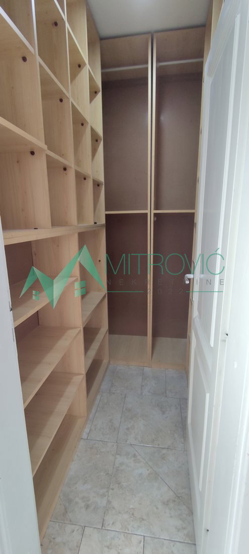19 Lokal na prodaju, Nova Detelinara, Novi Sad, 300m², 3.500 €