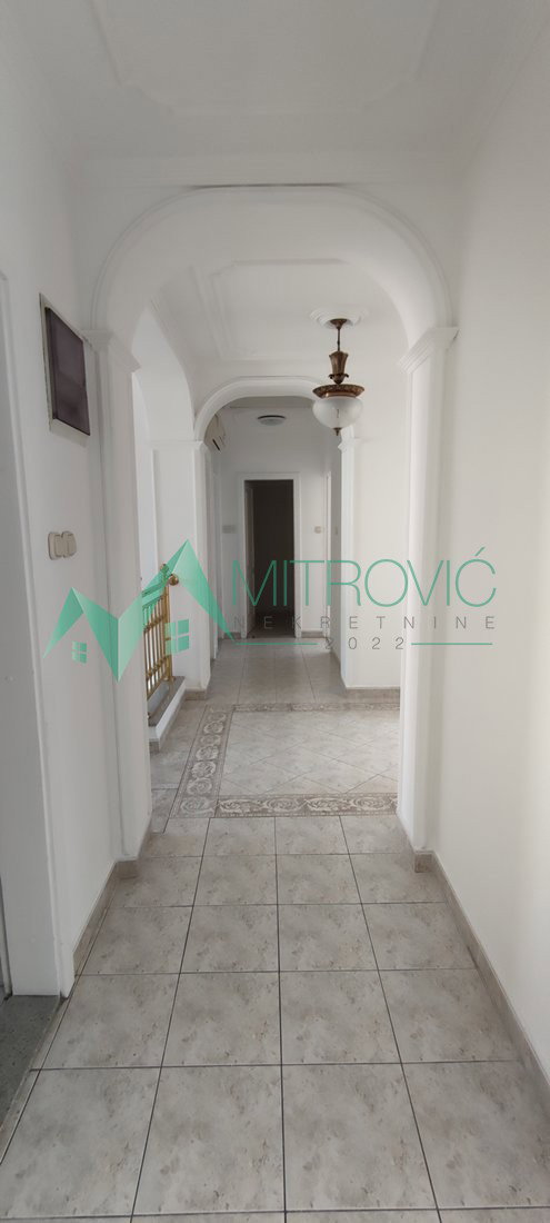 20 Lokal na prodaju, Nova Detelinara, Novi Sad, 300m², 3.500 €