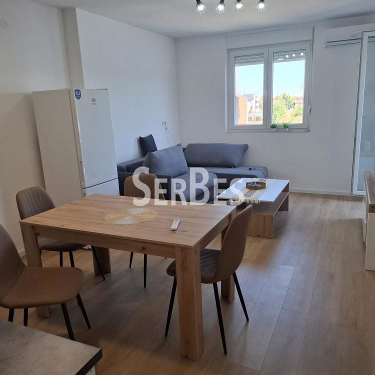 Stan Izdavanje Novi Sad  52 m2