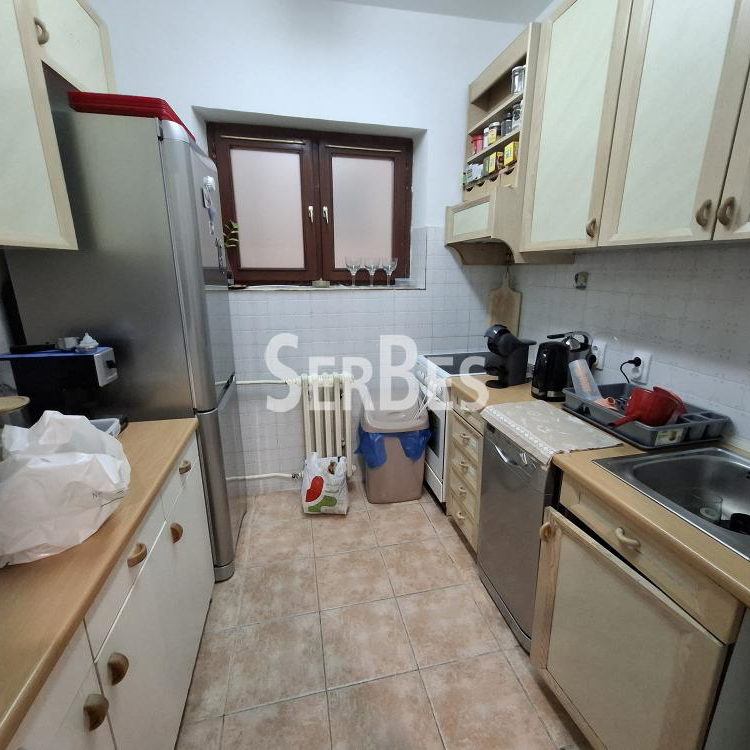 Četvorosoban stan za izdavanje, Grbavica, Novi Sad, 120m², 1.200 €/mes