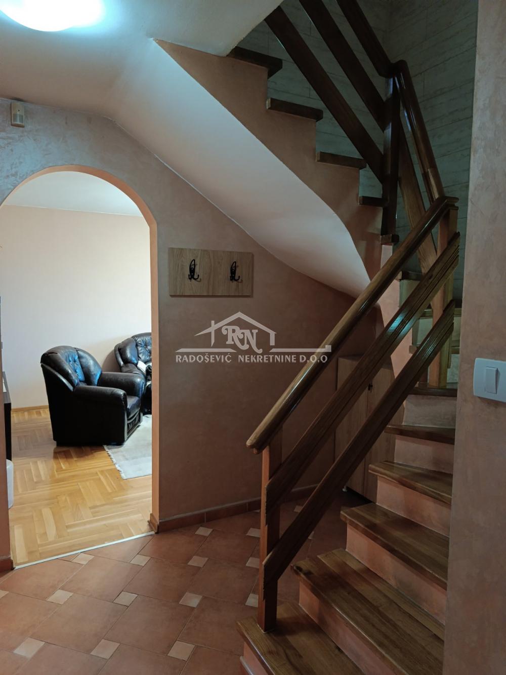 Trosoban stan na prodaju, Labudovo Brdo, Beograd, 88m², 220.000 €