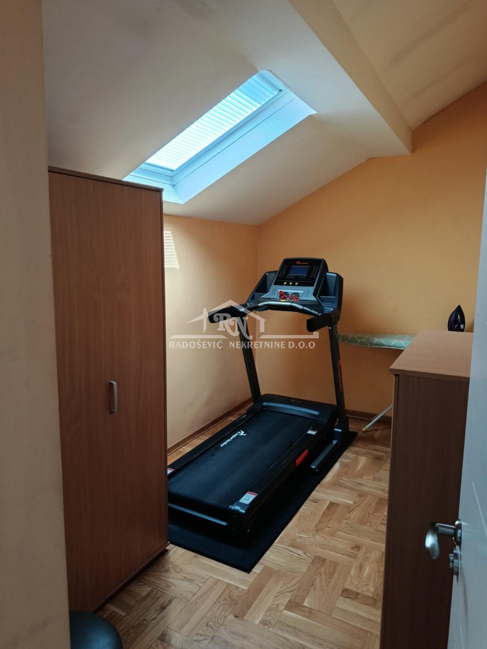 Trosoban stan na prodaju, Labudovo Brdo, Beograd, 88m², 220.000 €