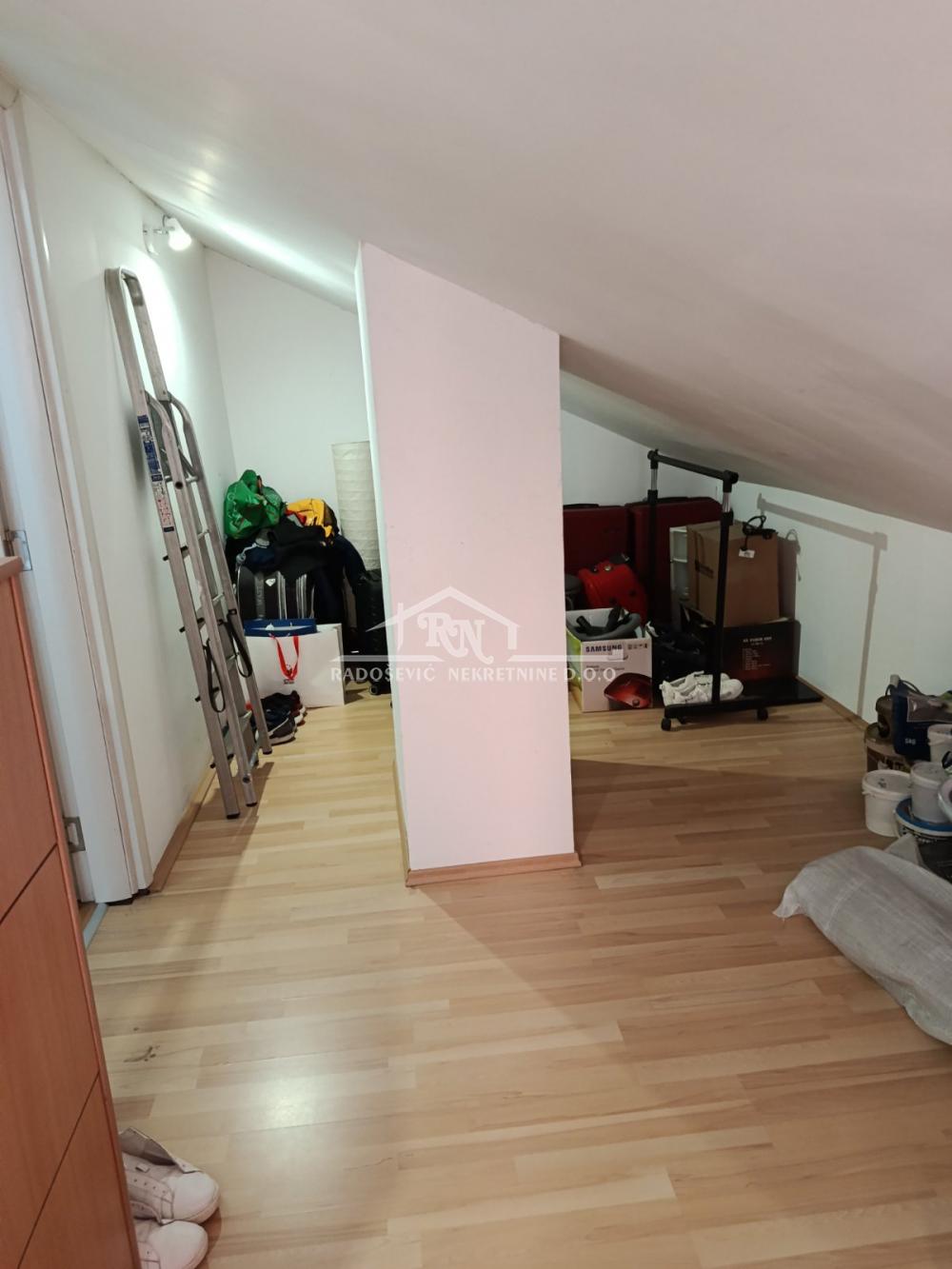 Trosoban stan na prodaju, Labudovo Brdo, Beograd, 88m², 220.000 €