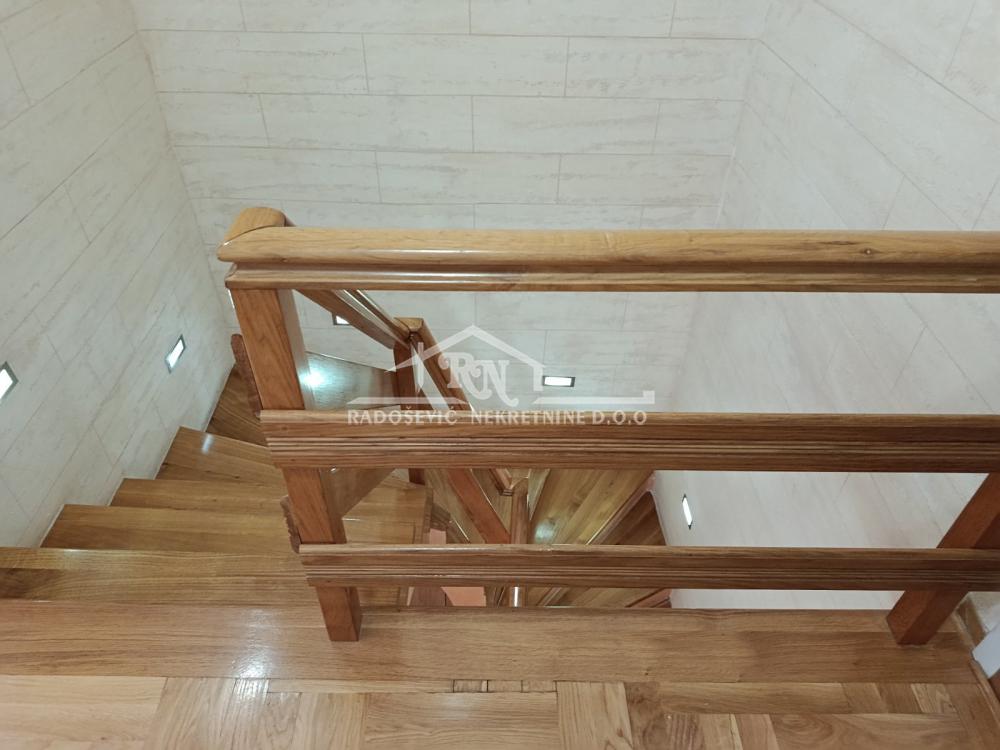 Trosoban stan na prodaju, Labudovo Brdo, Beograd, 88m², 220.000 €