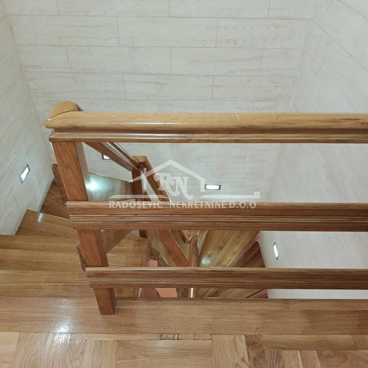 Trosoban stan na prodaju, Labudovo Brdo, Beograd, 88m², 220.000 €