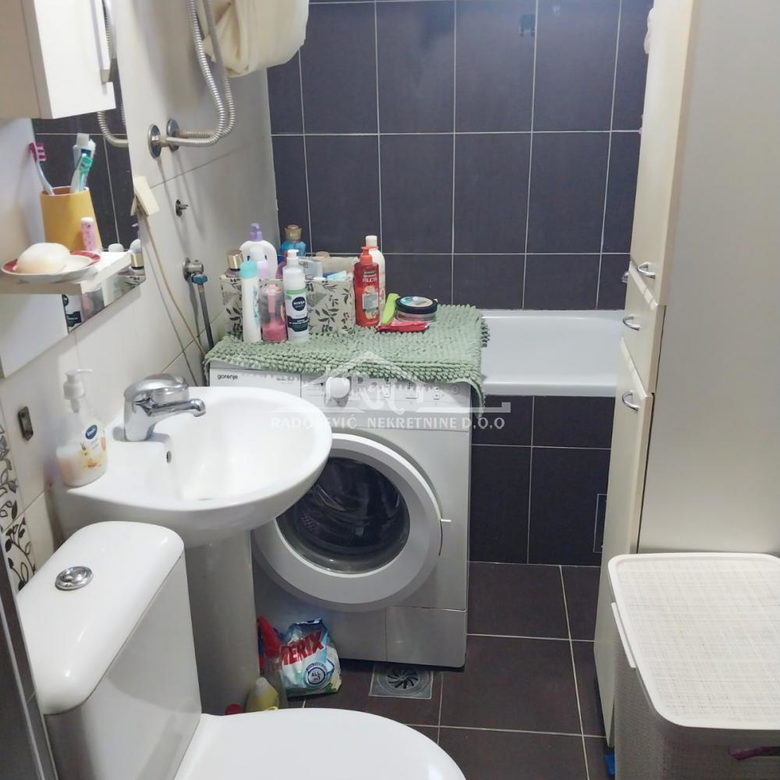 Jednoiposoban stan na prodaju, Karaburma, Beograd, 36.8m², 122.500 €