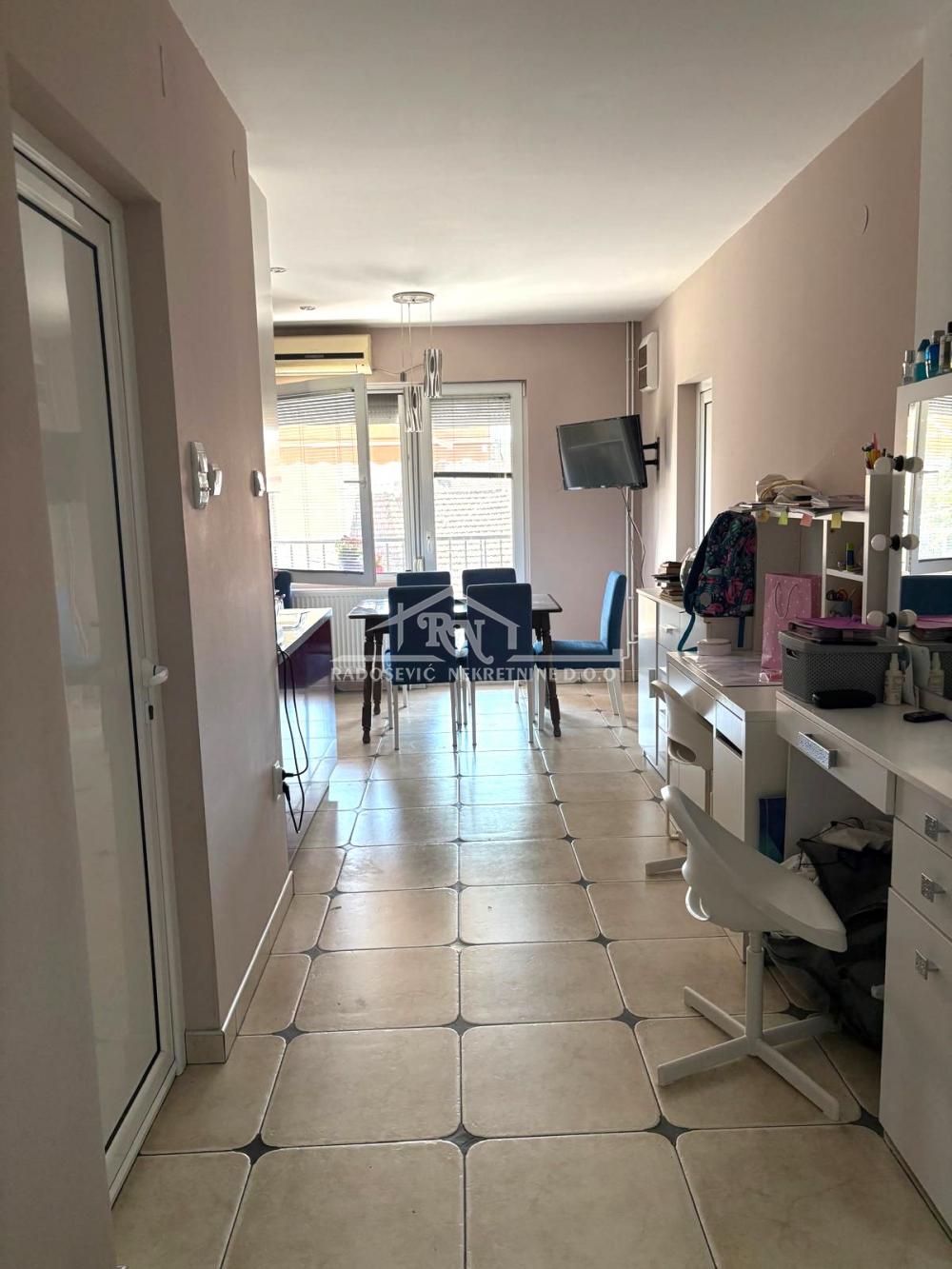 220001710_11_20260921161110 Kuća na prodaju, Petlovo Brdo, Beograd, 291m², 495.000 €