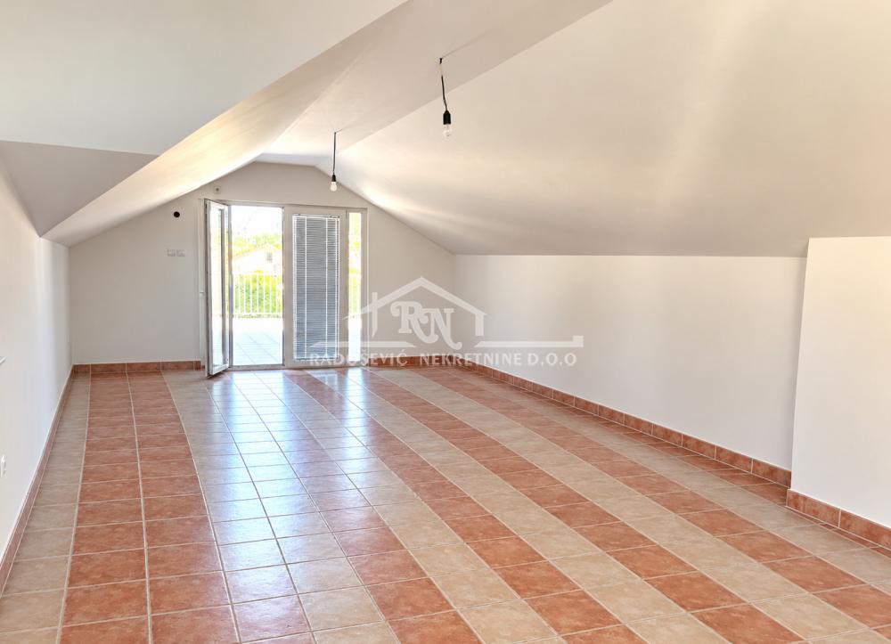 220001710_18_20260922085941 Kuća na prodaju, Petlovo Brdo, Beograd, 291m², 495.000 €