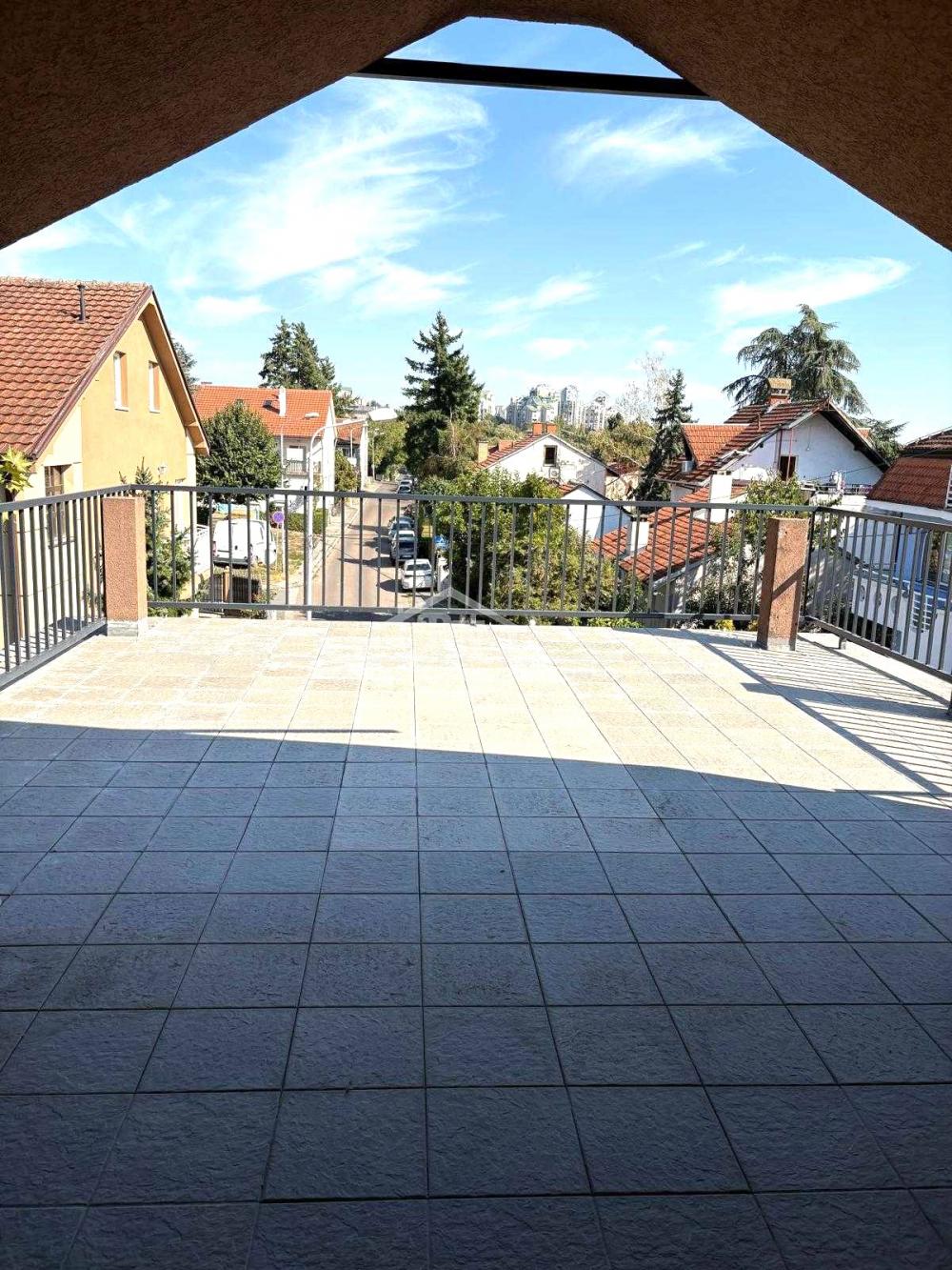 220001710_19_20260921161127 Kuća na prodaju, Petlovo Brdo, Beograd, 291m², 495.000 €