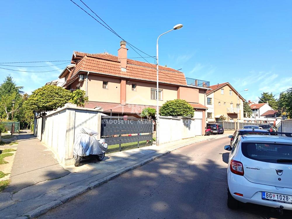 Kuća Prodaja Beograd Kuća Prodaja Beograd Petlovo Brdo 291 m2