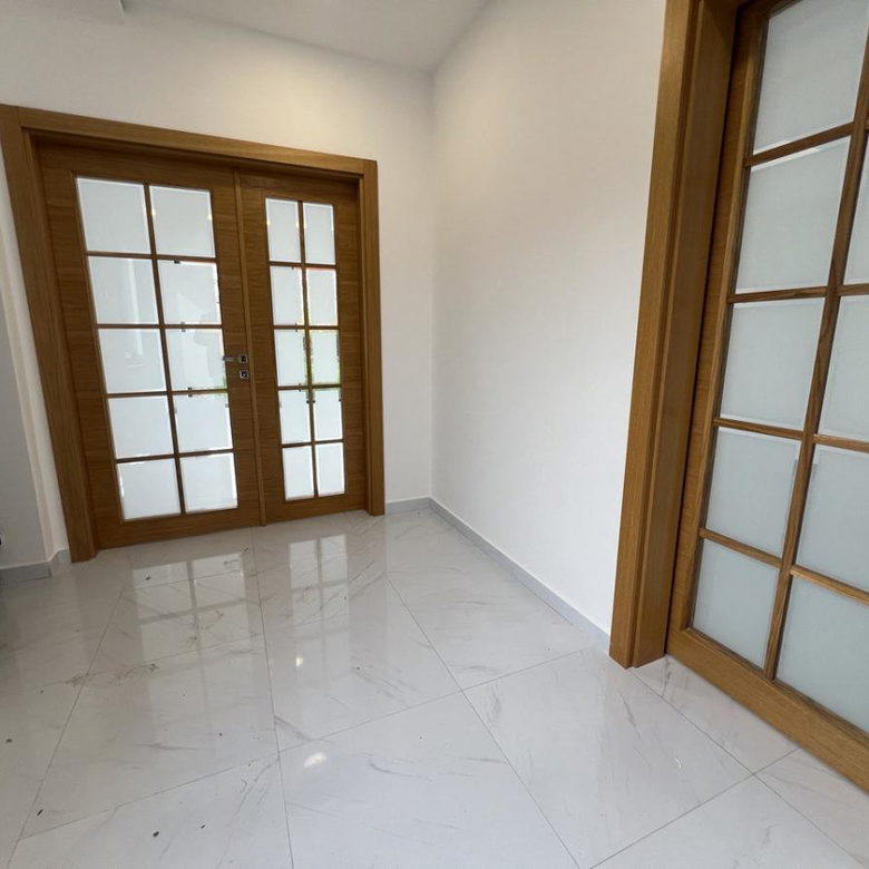 Kuća Prodaja Novi Sad Popovica 181 m2
