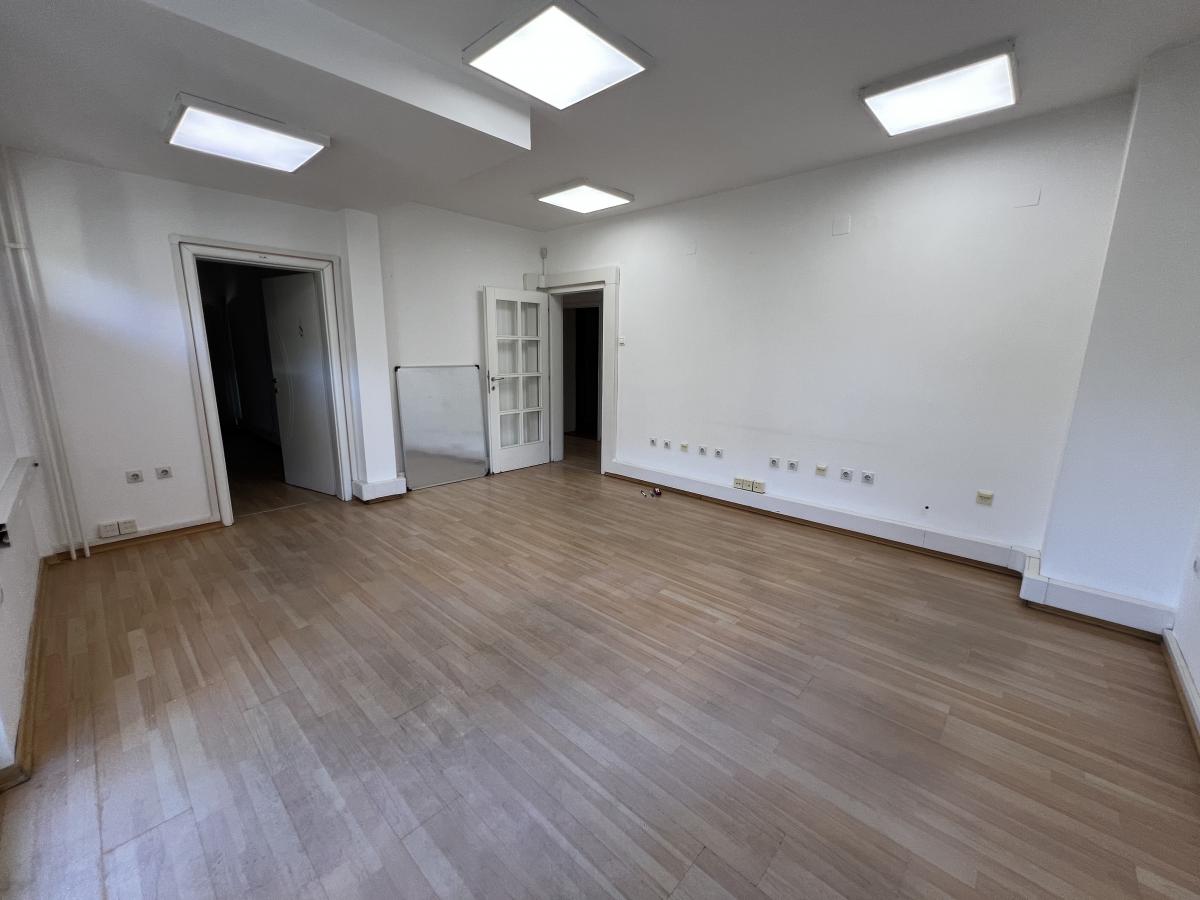 24dw8qag87-img-4101 Lokal za izdavanje, Liman 1, Novi Sad, 220m², 2.420 €/mes