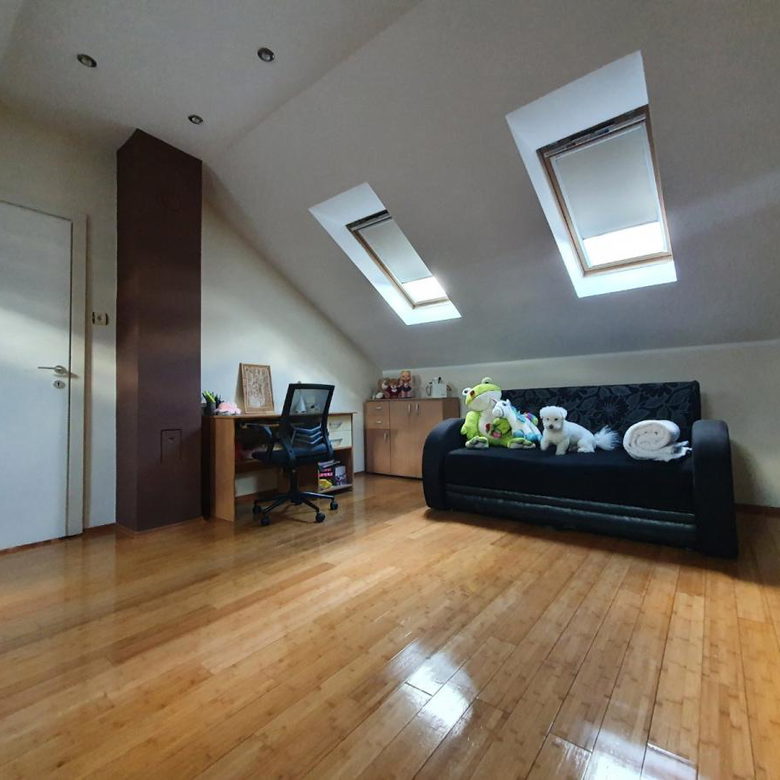 Trosoban stan na prodaju, Nova Detelinara, Novi Sad, 113m², 5. sprat, 235.000 €