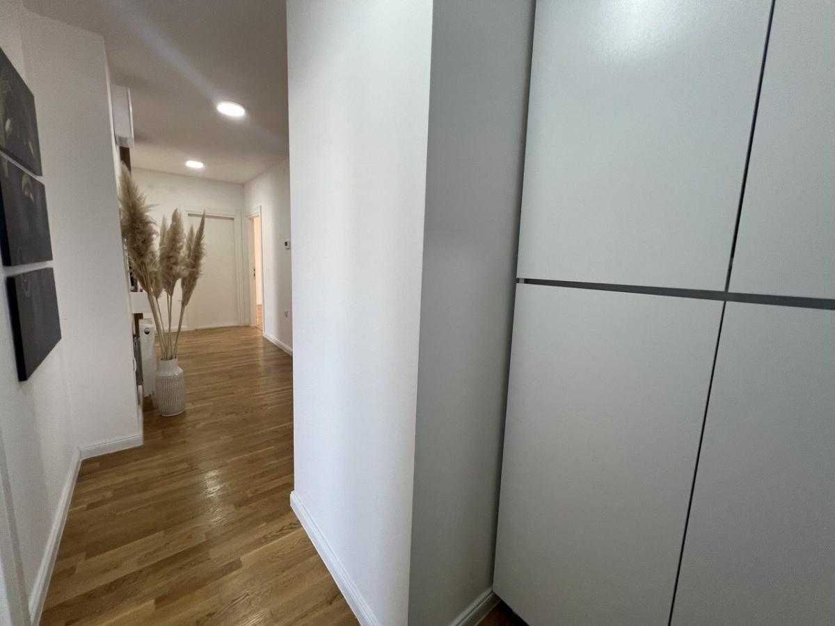 Četvorosoban stan na prodaju, Bulevar Patrijarha Pavla, Novi Sad, 113m², 250.000 €