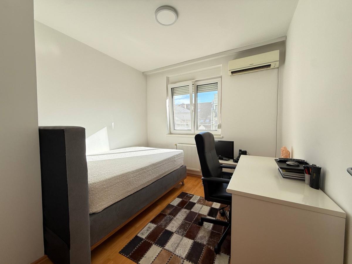 3jx04pqt5x-photo-2026-02-06-13-10-21 Trosoban stan na prodaju, Grbavica, Novi Sad, 63m², 221.000 €