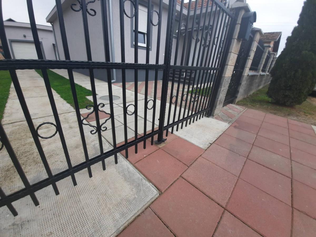 3ufsagdb2s-viber-image-2024-02-01-11-01-53-017 Kuća na prodaju, Sajlovo, Novi Sad, 154m², 300.000 €