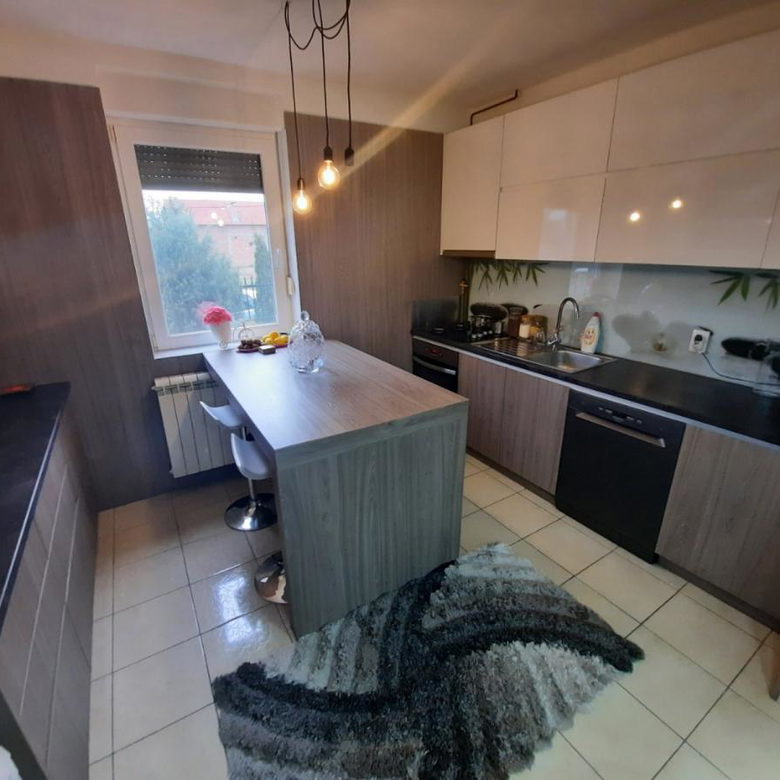 Kuća Prodaja Novi Sad  154 m2