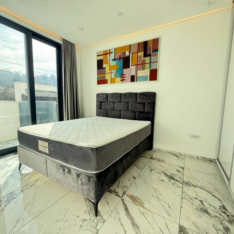 Kuća za izdavanje, Sremska Kamenica, Novi Sad, 244m², 2.000 €/mes