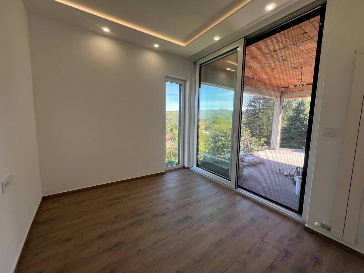 5cz0shy2jk-photo-2024-10-09-09-37-54 Kuća na prodaju, Sremska Kamenica, Novi Sad, 226m², 390.000 €