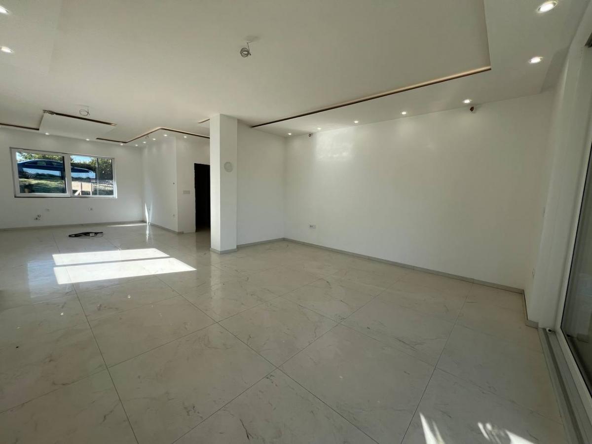 5yfq0jyt2h-photo-2024-10-09-09-38-00-3- Kuća na prodaju, Sremska Kamenica, Novi Sad, 226m², 390.000 €