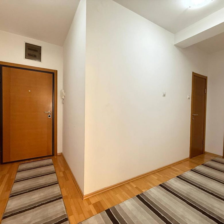 Trosoban stan na prodaju, Grbavica, Novi Sad, 63m², 221.000 €