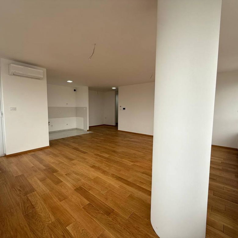 Lokal Izdavanje Novi Sad  117 m2