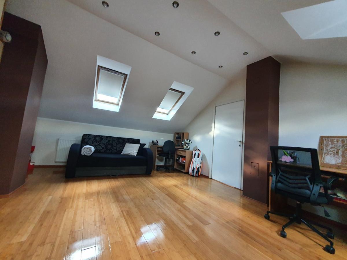 Trosoban stan na prodaju, Nova Detelinara, Novi Sad, 113m², 5. sprat, 235.000 €
