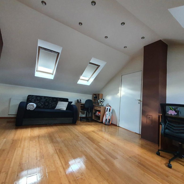 Trosoban stan na prodaju, Nova Detelinara, Novi Sad, 113m², 5. sprat, 235.000 €