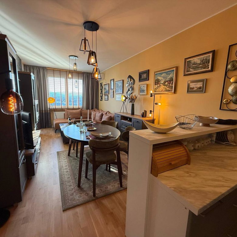 Trosoban stan na prodaju, Bulevar Patrijarha Pavla, Novi Sad, 59m², 175.000 €