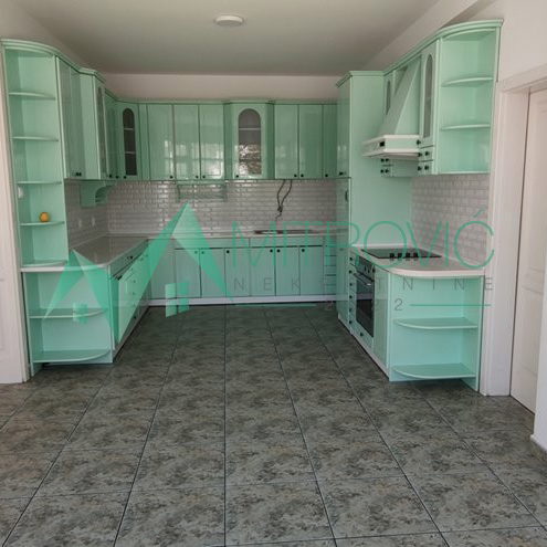 Lokal Prodaja Novi Sad Nova Detelinara 300 m2