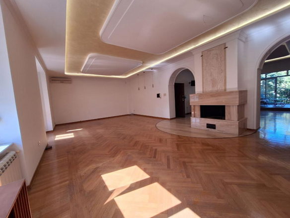 Stan Prodaja Novi Sad  213 m2