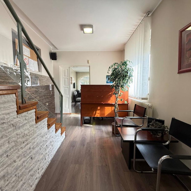 Lokal Izdavanje Novi Sad  125 m2