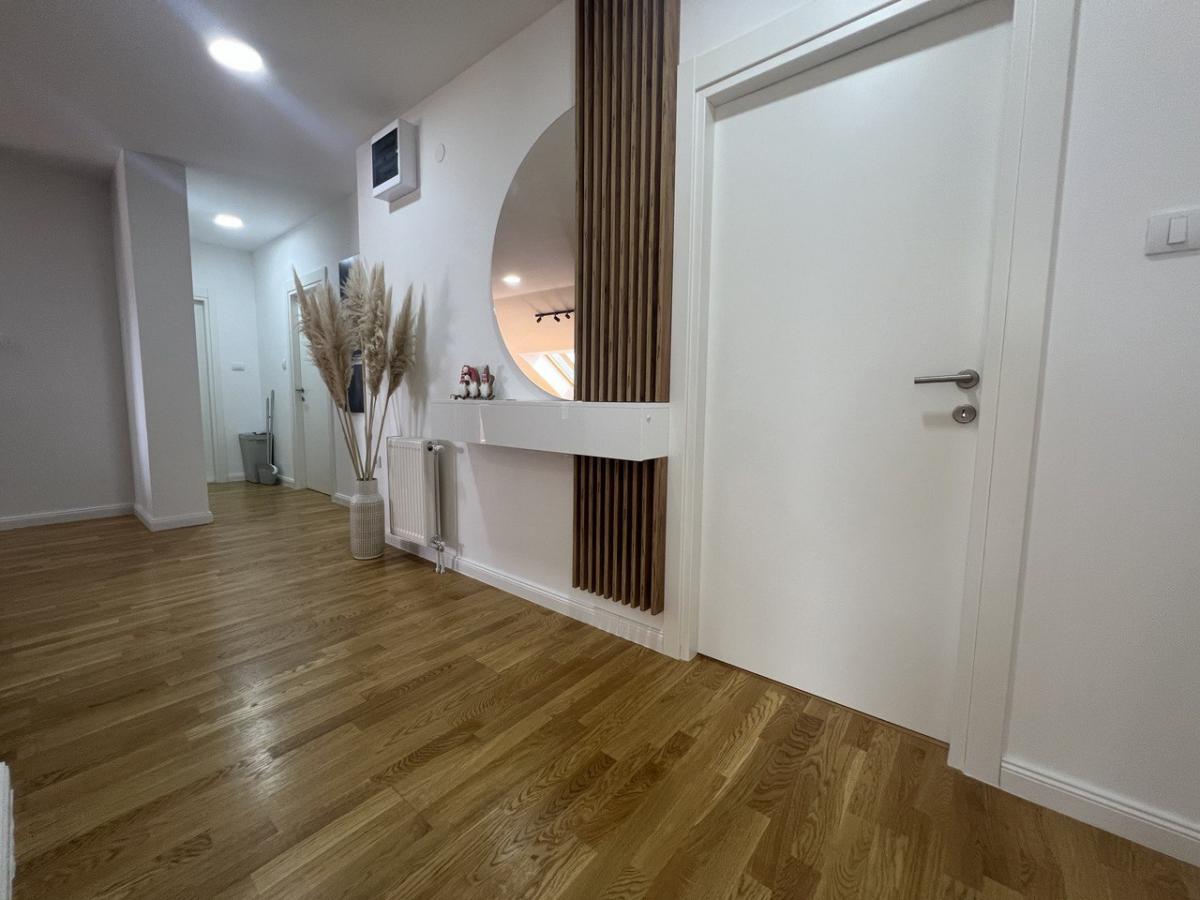 Četvorosoban stan na prodaju, Bulevar Patrijarha Pavla, Novi Sad, 113m², 250.000 €