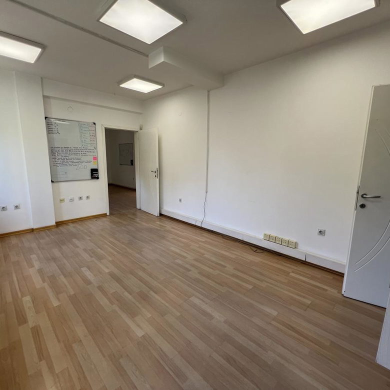 Lokal za izdavanje, Liman 1, Novi Sad, 220m², 2.420 €/mes