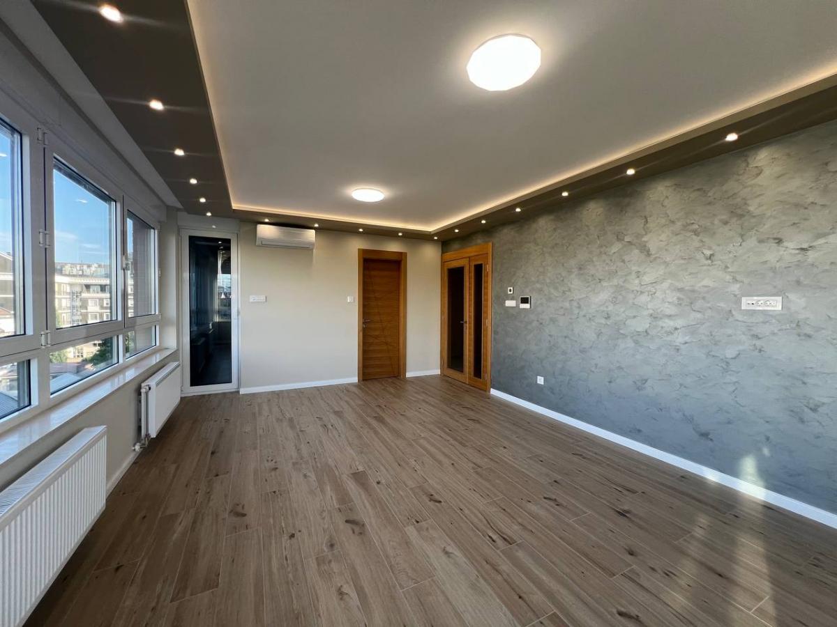 Lokal Izdavanje Novi Sad  101 m2